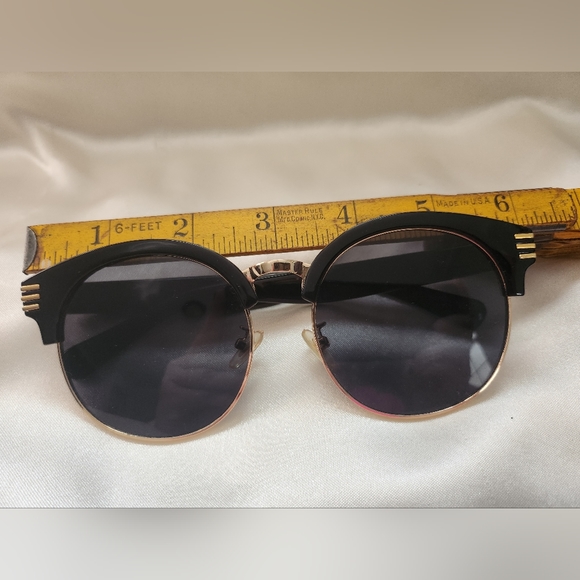 Round Frame Fashion Sunglasses - Picture 5 of 6